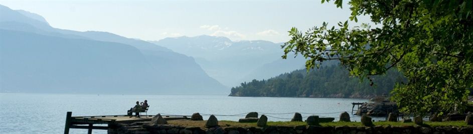 Balestrand pier, Kvikne's hotel Balestrand pier, Kvikne's hotel